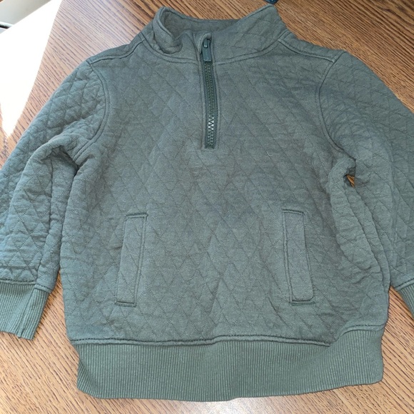 Old Navy Other - EUC Oldnavy olive green quilted sweatshirt size 18-24 months